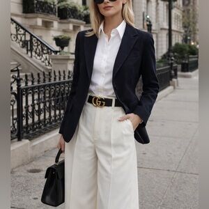 Lavia 18 Stylish Italian Navy Blue Blazer - Small (42 IT)